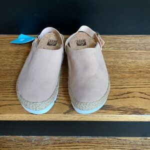 Reef Tan Sandals Comfortable Slip-On Design